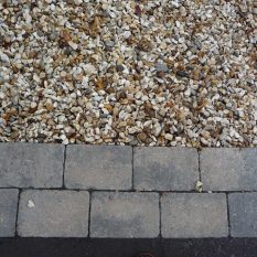 Gravel Driveways - Golden Grevel with rumbled autumn block edge